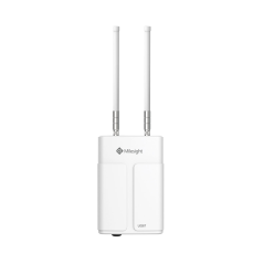 Milesight UG67 - Outdoor LoRaWAN Gateway – front view with antennas