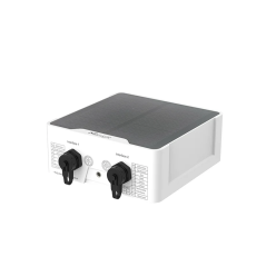 Milesight UC501 – LoRaWAN vzdálený I/O řadič – pohled shora zešikma s kabelovými vývodkami